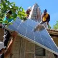 40 rumah di Sumba Timur menikmati listrik 24 jam dari SuperSun
