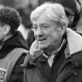 Legenda sepak bola  Jerman dan pemenang Piala Dunia 1990 Frank Mill meninggal dunia