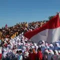 Lagu kebangsaan diputar di setiap perempatan jalan Kota Mataram