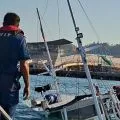 Tim tanggap darurat mengevakuasi kapal pinisi tenggelam di Labuan Bajo