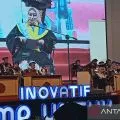 Kursi  roda tak halangi Eprisa raih gelar sarjana