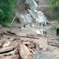 Jalan Trans Sulawesi di Banggai putus akibat longsor