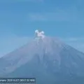 Gunung Semeru 6 kali erupsi disertai abu vulkanik