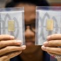 Harga emas Antam hari ini turun jadi Rp3,021 juta/gr, Jumat 13 Maret 2026