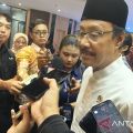 Gov't mulls over expanding social aid amid global uncertainties
