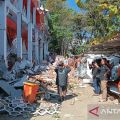 One dead after 7.6 quake hits North Sulawesi