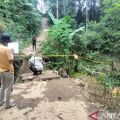 Tiga dusun di OKU Selatan terisolasi akibat jembatan ambruk