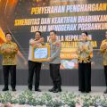 Penggerak Posbankum, Koramil 152 Baabullah dan Polda Malut terima penghargaan dari Menkum