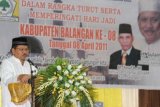 Paringin, 4/4 - FESTIVAL MAULID HABSYI - Wakil Bupati Kabupaten Balangan, Kalimantan Selatan, H Ansharuddin membuka kegiatan Festival / Lomba Maulid Habsyi yang merupakan rangkaian  peringatan Hari Jadi Balangan ke-8, Senin (4/4). Puncak peringatan Hari Jadi yang rencananya akan di gelar pada 8 April mendatang, mulai dimeriahkan oleh beberapa acara dengan melibatkan pihak ketiga sebagai penyelenggara. Seperti Festival Maulid Habsyi kali ini yang di gelar oleh DPD Golkar Kalsel. Foto ANTARA/Rusmanadi