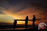 'Sunset' di Pantai Marina Ampana dikagumi turis asing
