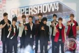 Boyband Super Junior melangsungkan konser 'Super Show 4' di Mata Elang International Stadium (MEIS), Jakarta. Boyband asal Korea Selatan tersebut melangsungkan konsernya selama tiga hari berturut-turut di Jakarta, yaitu 27,28, dan 29 April 2012. FOTO ANTARA/Rosa Panggabean