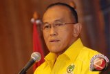 Golkar terbiasa kadernya keluar