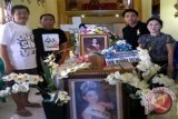 Korban Sukhoi - Ribuan Warga Antar Susana Rompas Ke Pemakaman 