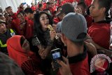 Artis dangdut Uut Permatasari