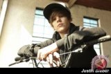 Justin Bieber Gegar Otak Saat Konser Di Paris