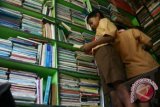 Citimall Baturaja donasikan 200 buku bacaan anak