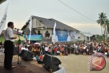 Bupati Kubu Raya Muda Mahendrawan memberikan sambutan saat perayaan robo-robo di Kecamatan Kubu.