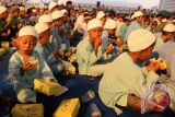 3.300 anak panti asuhan buka puasa bersama di Lapangan Karebosi Makassar