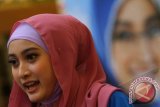 Pemeran Zahrana dalam film Cinta suci Zahrana, Meyda Sefira saat menghadiri konfrensi pers f film islami Cinta Suci Zahrana di Gandaria City, Jakarta Selatan, Selasa, (7/8). FOTO ANTARA/Teresia May/ed/mes/12