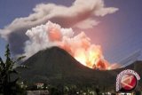 Gunung Lokon Meletus Lagi