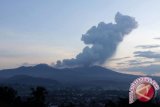    Letusan Gunung Lokon Capai Tiga Meter