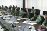 Samarinda (ANTARA Kaltim) - Rapat Kerja Komisi III DPRD Kaltim dipimpin Wakil Ketua Komisi III, Andi Harun dan Sekretaris Komisi III, Agus Santoso dengan jajaran Dinas PU Kaltim membahas Jembatan Mahakam Kembar. (FOTO: DPRD Kaltim/Akbar Pamungkas)