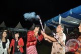 Malam penutupan hut pemkab kubu raya ke lima. Bupati Kubu Raya, Muda Mahendarwan menetapkan peringatan ulang tahun kelima Kubu Raya menjadi dasar perubahan kabupaten itu untuk bergerak lebih maju. FOTO ANTARAKalbar/Rendra Oxtora