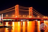 Philips jamin jembatan Ampera terang dan cantik