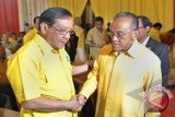 Akbar Tanjung sedih partai Golkar ribut terus 