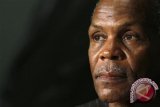  Danny Glover puji Chavez sebagai 