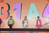 Jakarta (Antara Bali) - Aksi panggung Boyband asal Korea B1A4 dalam "1st B1A4 Show chase In Jakarta" di Skenno Hall Gandaria City, Jakarta, Selasa (12/3) malam. Boyband yang beranggotakan Jin-young, CNU, Sandeul, Baro, dan Gongchan ini menghibur para Bana (fans B1A4) di Indonesia dengan sejumlah lagu hits mereka. FOTO ANTARA/Pey Hardi Subiantoro/nym/2013.