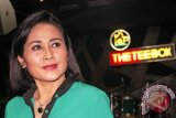Penyanyi kondang tahun 80'an, Dian Piesesha saat jumpa pers konser tunggalnya di Jakarta, Kamis (7/3). Penyanyi yang kondang dengan lagu "Tak Ingin Sendiri" itu akan mengadakan konser tunggal bertajuk "Kerinduan" pada 15 Maret 2013 di Hotel Kartika Chandra Jakarta. ANTARA/Pey Hardi Subiantoro/