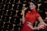 Pemain sinetron Citra Kirana memperoleh penghargaan aktris terfavorit pada The 16th Annual Panasonic Gobel Awards di Jakarta Convention Centre, Senayan, Jakarta, Sabtu(30/3). Panasonic Gobel Award ke-16 tersebut merupakan penghargaan bergengsi tahunan bagi insan seni dan program televisi terfavorit di Indonesia. ANTARA FOTO/Rakata Sidharta