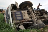 TRUK TERBALIK
