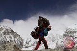 Coba taklukkan Everest, pendaki Malaysia tewas