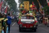 Penyapu Jalan Magelang Sambut Kedatangan Piala Adipura