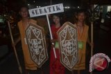 Parade budaya yang dilaksanakan Pemkab Nunukan pada acara "Festival Nunukan Gemilang 2013" yang diikuti 540 peserta dari seluruh kecamatan di Kabupaten Nunukan, serta Kabupaten Bulungan,  Kabupaten Tanah Tidung, Kota Tarakan, Kota Samarinda, Malaysia dan Brunei Darussalam. (M Rusman/ANTARA)
