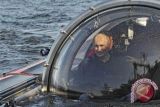 Presiden Rusia Menyelam Demi Citra