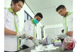 Banjarmasin, 21/7 - TES URINE MAHASISWA BARU - Petugas memeriksa urine calon mahasiswa baru Universitas Islam Kalimantan Syeh Arsyad Al Banjary Banjarmasin, Minggu (21/7). Sebanyak 1824 calon mahasiswa yang mengikuti ujian masuk gelombang pertama melakukan tes urine terhadap kandungan narkoba. Foto Antaranews Kalsel/Herry Murdy Hermawan/B