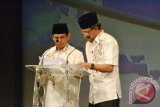 Pasangan Nomor Urut 2, Farid Wadjdy-Sofyan Alex saat mengikuti debat kandidat sesi kedua pasangan calon gubernur dan wakil gubernur Kaltim 2013-2018 di Samarinda, Jumat (6/9).  (Amirullah/ANTARA)