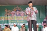 Kediri (Antara Jatim) - Ketua Umum PBNU KH Said Aqil Siradj  memberikan ceramah dalam pengajian memperingati tahun baru Islam 1435 Hijriah di Stadion Pare, Kecamatan Pare, Kabupaten Kediri, Jawa Timur, Kamis (14/11). PBNU mengapresiasi banyaknya kader NU yang hendak maju di politik termasuk Presiden, tapi menegaskan menolak untuk terlibat politik. (FOTO Asmaul Chusna/13/edy)