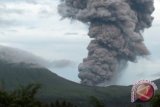 Sinabung-Kelud meletus tak pengaruhi aktivitas Gunung Lokon