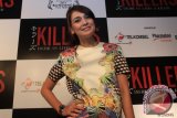 Aktris Luna Maya menghadiri konferensi pers film The Killers di Jakarta, Senin, (3/2). Ini film thiller pertama Luna Maya saat berkarir di luar Indonesia dan beradu akting dengan dua aktor asal Jepang, Kazuki Kitamura dan Rin Takanashi. ANTARA FOTO/Teresia May/Koz/ama/14.
