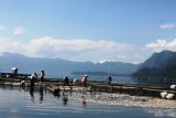 BBPBAT Sukabumi Distributes One Million Fish Seeds to Maninjau Lake