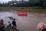 Tim SAR BPBD lakukan pencarian bocah hanyut di sungai
