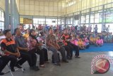 Sebanyak 620 warga binaan Lapas Kelas 2 A Pontianak mengikuti sosialisasi pemilu yang digelar oleh KPU Kabupaten Kubu Raya pada Rabu (2/4). Kegiatan tersebut ditujukan agar warga Lapas bisa memahami tentang cara pencoblosan dan bisa menggunakan hak suara mereka dengan baik. (Foto Antara Kalbar/Rendra Oxtora).