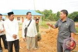 Wakil Bupati Tanjung Jabung Timur Ambo Tang sedang memeriksa dan mengecek salah satu proyek di lingkungan Pemkab Tanjabtim beberapa waktu lalu.