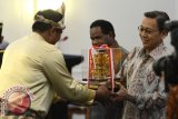 PT Letawa Raih Anugerah Kalpataru 2014