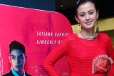 Aktris Kimberly Ryder menghadiri penayangan film Runaway di XXI Setia Budi, Jakarta, Senin (21/7) . Film Runaway bergenre aksi romatis dan akan rilis pada 24 Juli 2014 tersebut menampilkan akting perdana Al Ghazali bersama Kimberly Ryder, Ray Sahetapy,Tatjana Saphira, Dewi Irawan yang mengambil syuting dengan latar belakang kota Hongkong. ANTARA FOTO/Teresia May/ss/ama/14