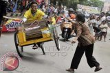 Tukang Becak Makassar Adu Cepat 